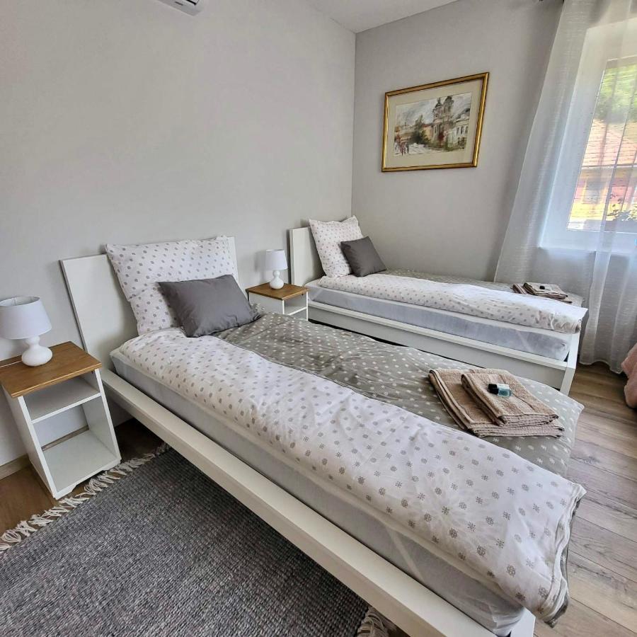 White Luxury Cottage- Matrai Vadaszhaz 4 Matraterenye ภายนอก รูปภาพ